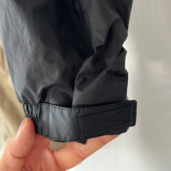 EUC Helly Hansen rain ☔️ jacket - Picture 6 of 17